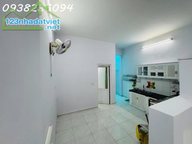Nhà rộng đẹp 4.5x16, máy lạnh và nhiều nội thất, gần cao Đẳng Điện Lực - 3