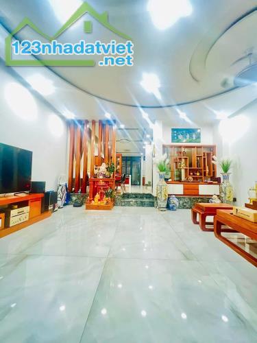 Bán nhà Mặt tiền Dương Đức Hiền - Lê Trọng Tấn, 7x23m, 5T - thang máy, 6PN, 27.9 tỷ