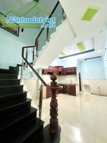 Siêu Phẩm nhà Hồ Văn Long gần ngã tư Gò Mây hẻm 5m thông 70m2,3Tầng Nhỉnh 5tỷ - 1