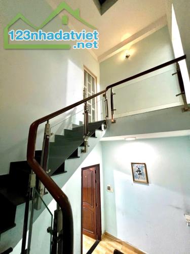Siêu Phẩm nhà Hồ Văn Long gần ngã tư Gò Mây hẻm 5m thông 70m2,3Tầng Nhỉnh 5tỷ - 3