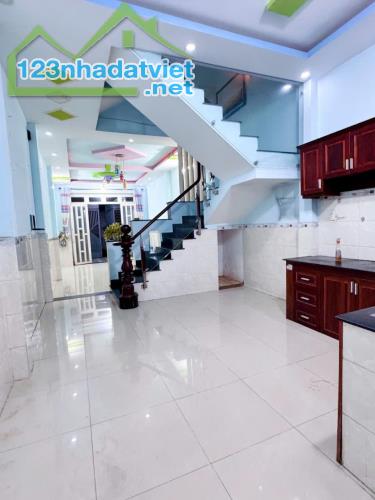 Siêu Phẩm nhà Hồ Văn Long gần ngã tư Gò Mây hẻm 5m thông 70m2,3Tầng Nhỉnh 5tỷ - 4