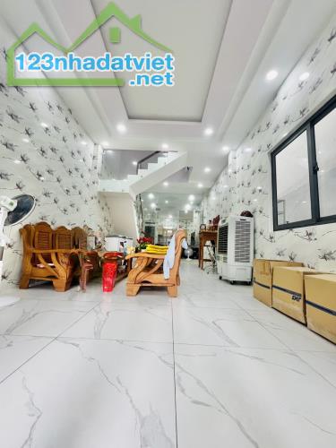 MẶT TIỀN KINH DOANH KHU HỌ LÊ - PHÚ THỌ HÒA - TÂN PHÚ - 113M2 - NGANG 5M - 2 TẦNG