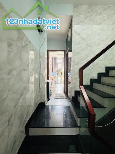CHỦ GẤP BÁN – HẠ CÒN 7,1 TỶ NHÀ ĐẸP 5 TẦNG BTCT –  38M2 -  HẺM XE HƠI THÔNG - SÁT MẶT - 2