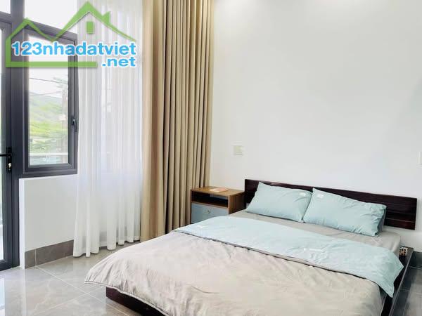 QUẬN 3 PHƯỜNG 7 - Bán gấp nhà 3 tầng, hẻm xe hơi 4m thông. Ngay cầu Công Lý - 1