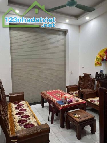 BÁN NHÀ HOÀNG HOA THÁM, BA ĐÌNH, DÂN XÂY CHẮC CHẮN, MẶT TIỀN HOA HẬU, Ô TÔ TRÁNH,