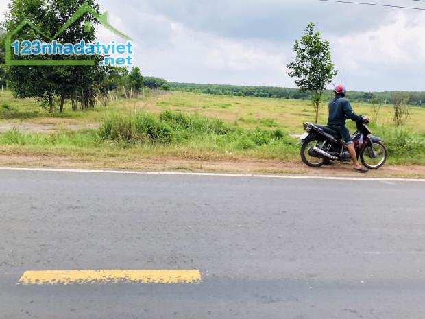 KẸT TIỀN CẦN BÁN NHANH 512M2 ĐẤT Ở NGAY CHỢ, CÁCH KCN TẦM 500M. GIÁ 190 TRIỆU