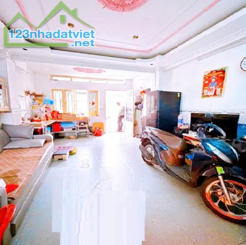 Bán nhà QUẬN 10, Đường Ba Tháng Hai, Diện tích 89 m2, Giá 9.2 tỷ, 1 trệt 1 lầu