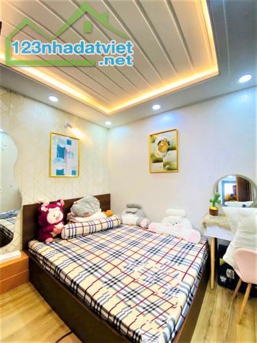 8 TỶ X TL - NHÀ KHU SIÊU VIP PHƯỜNG 12 QUẬN 10 - XE HƠI VÀO NHÀ - SÁT MẶT TIỀN - 2 TẤM 2PN - 2