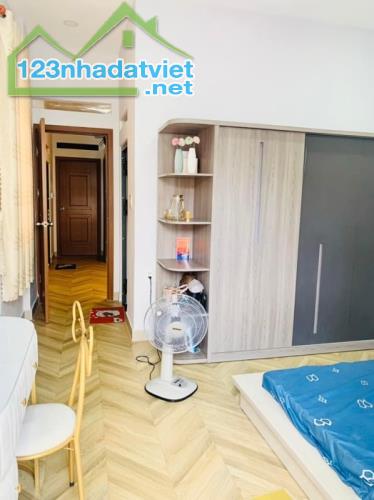 BÁN NHÀ QUẬN 7-2MT HẺM LÂM VĂN BỀN,2 LẦU ,3PN ,NỞ HẬU ,GIÁ NHĨNH 6 TỶ(TL) - 3