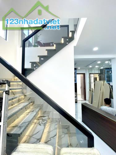 BÁN NHÀ MỚI ĐỐI DIỆN CHỢ BÙI VĂN BA QUẬN 7, 2 TẦNG, 60M2, CHỈ 6.2 TỶ - 1