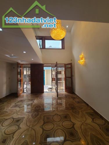 CẦN BÁN GẤP NHÀ HẺM XE TẢI THÔNG, 5 TẦNG, 60M2, VUÔNG VỨC, P11, BÌNH THẠNH - 1