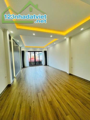 BỒ ĐỀ PHỐ NHÀ ĐẸP Ở NGAY– THANG MÁY -10M Ô TÔ TRÁNH– GẦN PHỐ 50M NHỈNH 10TỶ - 2