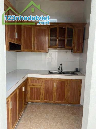 Nhà cũ Bán đất - Mặt phố Lạc Long Quân - 56m2 x MT 4m - Sau nhà ngõ thông oto tránh - 4