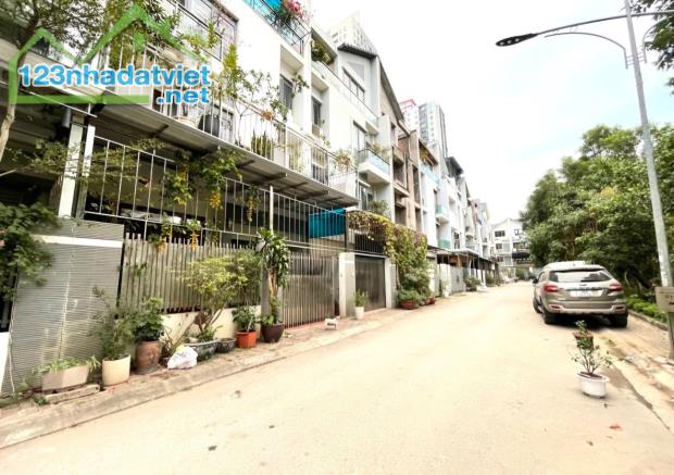 Bán gấp LK FLC Đại Mỗ kinh doanh đỉnh 100m 5 tầng 23.x tỷ  ♥️ - 1