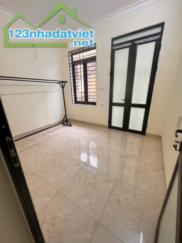 BÁN NHÀ MỚI ĐẸP VĨNH HƯNG - ĐÔNG THIÊN - 42M2 - 4,2 TỶ - Ô TÔ ĐỖ CỪA - 3