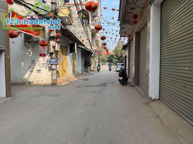 BÁN GẤP LÔ ĐẤT YÊN NGHĨA HÀ ĐÔNG, Ô TÔ VÀO ĐẤT, CÁCH PHỐ CHỈ 40M, DT: 50M2, GIÁ BÁN 6,8 TỶ