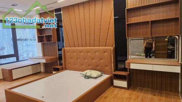 Bán nhà Ngọc Thuỵ,Long Biên 7 tầng,60m,mt4m kinh doanh nhỉnh 23 tỷ - 5