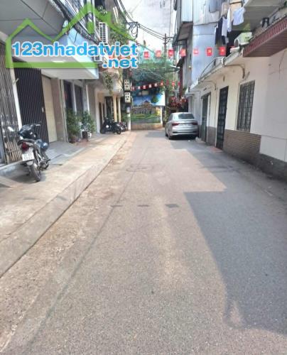BÁN GẤP NHÀ BA ĐÌNH GIÁP RANH TÂY HỒ HOÀN KIẾM KD GARA Ô TÔ 40M X 4 TẦNG MT 5M 11,5 TỶ
