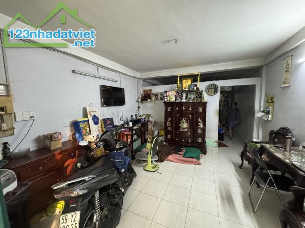 Nhà VIP ngay Âu Cơ, 54m2, ngang 4m, giá chỉ 5.x tỷ, xe hơi đậu cửa, không có căn thứ 2 so - 1