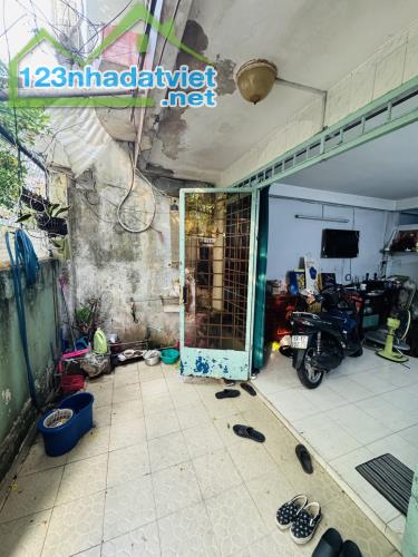 Nhà VIP ngay Âu Cơ, 54m2, ngang 4m, giá chỉ 5.x tỷ, xe hơi đậu cửa, không có căn thứ 2 so - 2