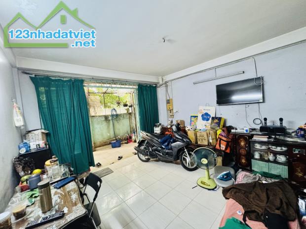 Nhà VIP ngay Âu Cơ, 54m2, ngang 4m, giá chỉ 5.x tỷ, xe hơi đậu cửa, không có căn thứ 2 so - 2