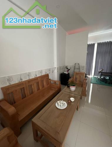 HẺM XE TẢI THÔNG TÂN HÒA ĐÔNG - GIÁP QUẬN 6 - 111M2 - NGANG 8M - 2 TẦNG BTCT