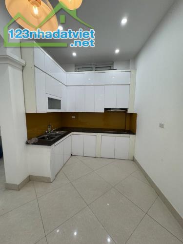 🏡 Bán nhà đẹp 48m2 Ngô Gia Tự, Long Biên, Dân xây, Full đồ, 5 tỷ 5 - 2