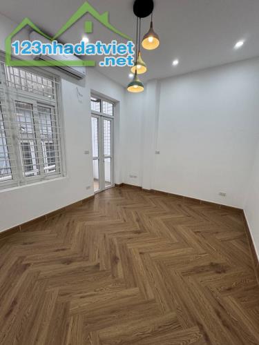🏡 Bán nhà đẹp 48m2 Ngô Gia Tự, Long Biên, Dân xây, Full đồ, 5 tỷ 5 - 3
