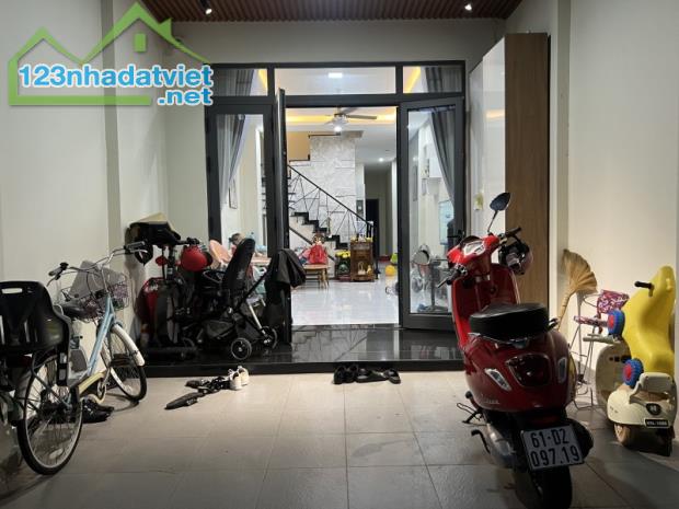 Bán nhà ĐẸP 2 Tầng Đông Hòa,gần Sân Vận Động Dĩ An,đương 2 xe hơi nối đuôi - 1