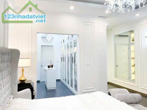 BÁN NHÀ PHỐ MỄ TRÌ Ô TÔ TRÁNH VỈA HÈ RỘNG DT 53M 5T MT 5M GIÁ 13,9 TỶ - 4