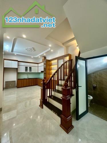Bán nhà Phố Hồng Hà - Oto - Thang Máy - Phân Lô: 58m x 5T. Giá 15 tỷ - 3