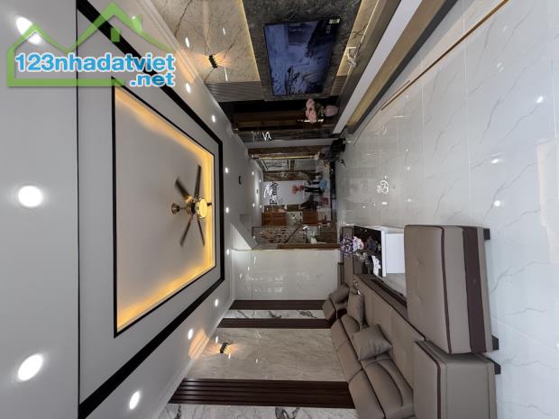 gần nguyễn thị thập , quận 7, 4 tầng, 4,5mx13m ,hẻm xe hơi ,nhỉnh 8,x tỷ - 3