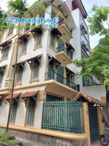 Chính chủ cho thuê nhà tại KĐT Định Công, Hoàng Mai DT100m2 LH 0912831819