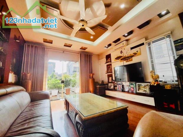 Bán nhà Hoàng Quốc Việt  Phân lô- otô tránh 2thoáng 68m 5tầng 17.5tỷ - 1