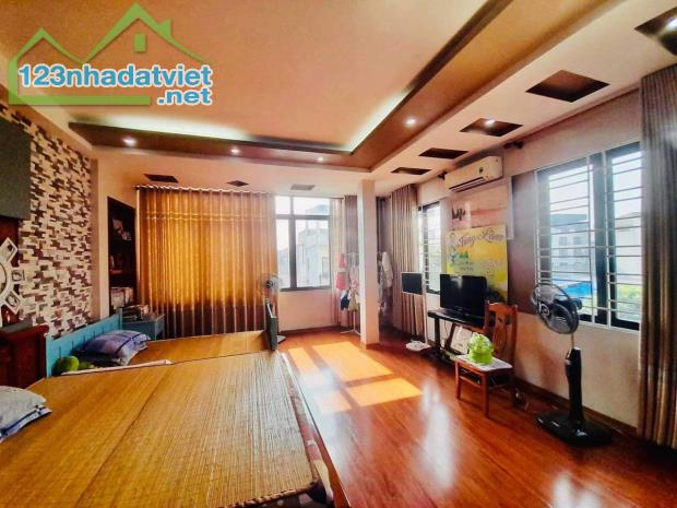 Bán nhà Hoàng Quốc Việt  Phân lô- otô tránh 2thoáng 68m 5tầng 17.5tỷ - 2