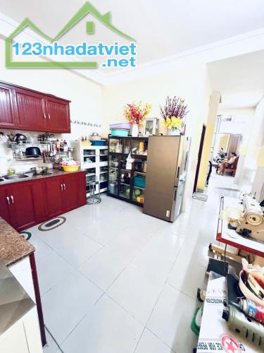 BÁN GẤP NHÀ ĐẸP - GÒ VẤP - NGAY EMART - ĐƯỜNG QUANG TRUNG - 4 TẦNG - 61 M2 - 5.55 TỶ - 2