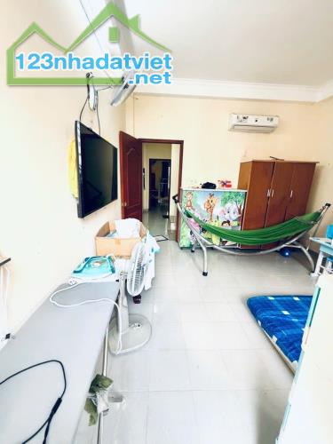 BÁN GẤP NHÀ ĐẸP - GÒ VẤP - NGAY EMART - ĐƯỜNG QUANG TRUNG - 4 TẦNG - 61 M2 - 5.55 TỶ - 3