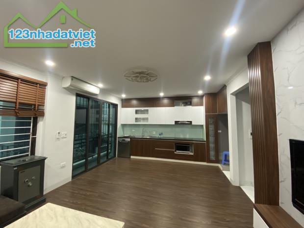 Nhà trung tâm Bồ Đề Long Biên, ngay công viên, Dân xây 50m2 - 2