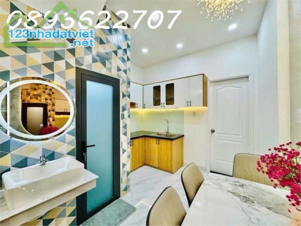 NHÀ NGAY NGUYỄN TRI PHƯƠNG Q10 - KHU VIP CĂN GÓC FULL NỘI THẤT - GIÁ CHỈ HƠN 5 TỶ - 1