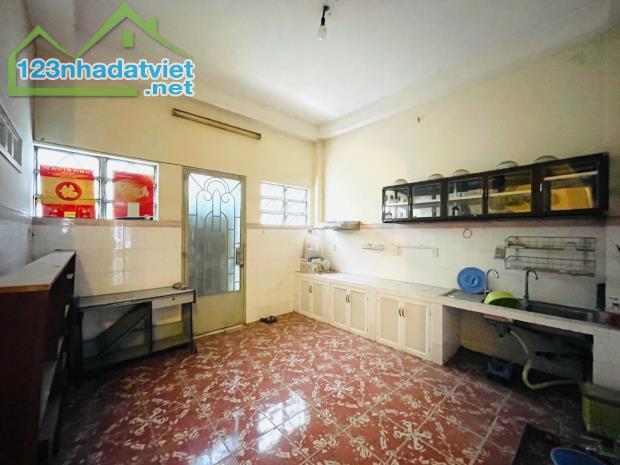 HẺM XE TẢI - 3 TẦNG - 5,5M x 16M - NỞ HẬU - RA SÂN BAY 3P - GIÁP BÌNH THẠNH, PHÚ NHUẬN