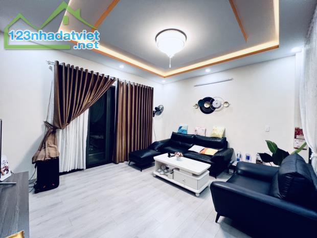 Bán nhà 4TẦNG đường Hà Huy giáp phường thạnh Lộc quận - 2