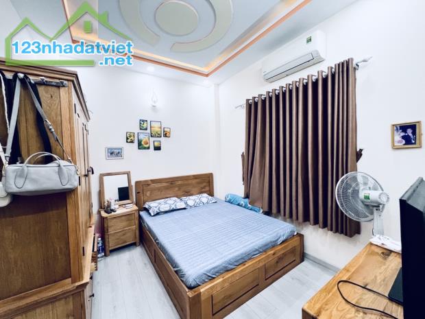 Bán nhà 4TẦNG đường Hà Huy giáp phường thạnh Lộc quận - 3