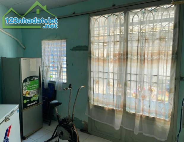 Bán nhà An Dương Vương 2 tầng 42m2 ngang hơn 6m xe hơi đỗ cửa chỉ hơn 3 tỷ xíu - 1