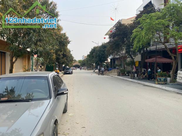 BÁN LÔ ĐẤT NGAY CỔNG KHU DÂN CƯ NAM LÊ LỢI VUÔNG DÉT SỊN SÒ. 4.6 TỶ. LH; 0362367607.