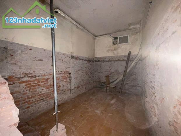 Sốc, bán nhà Thụy Khuê Tây Hồ, tặng gpxd 5 tầng, sát phố DT 65m2 Giá 16 tỷ