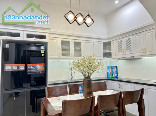 NHÀ ĐẸP DÂN XÂY Ở LUÔN, SÂN CỔNG RIÊNG, FULL NỘI THẤT, 42M2 GIÁ CHỈ 7,15 TỶ - 2