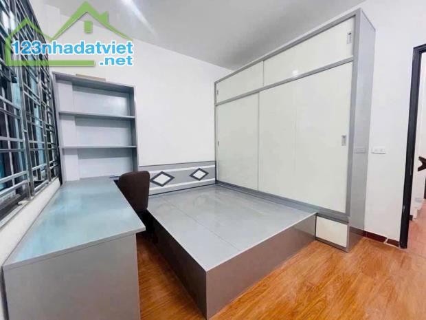 NHÀ ĐẸP DÂN XÂY Ở LUÔN, SÂN CỔNG RIÊNG, FULL NỘI THẤT, 42M2 GIÁ CHỈ 7,15 TỶ
