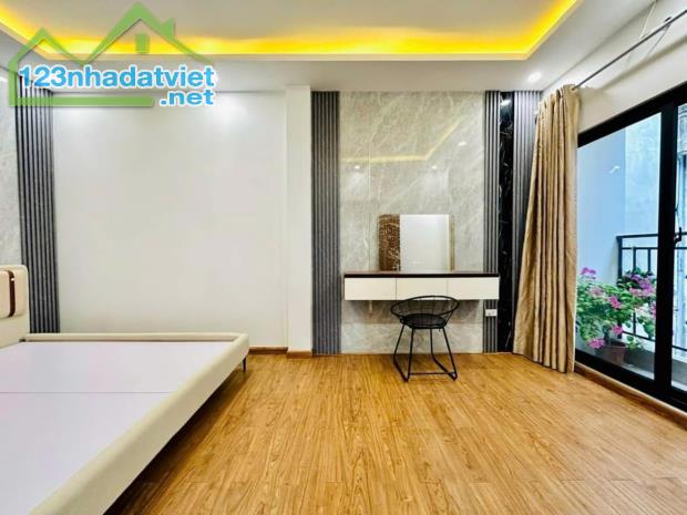 Bán nhà 85m2 Lạc Long Quân 6x14m 6T kinh doanh thang máy đầu tư chỉ 16 tỷ 0983458219