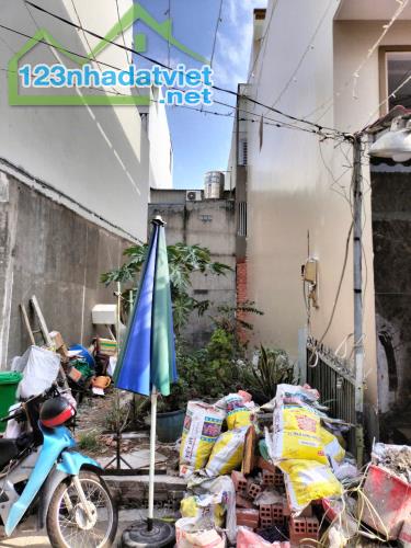 Lê Văn Quới gần 4 xã giápTân Phú hẻm 5m xe hơi vào nhà 56m2 khu vực xây 4 Tầng 4tỷ 4 - 3