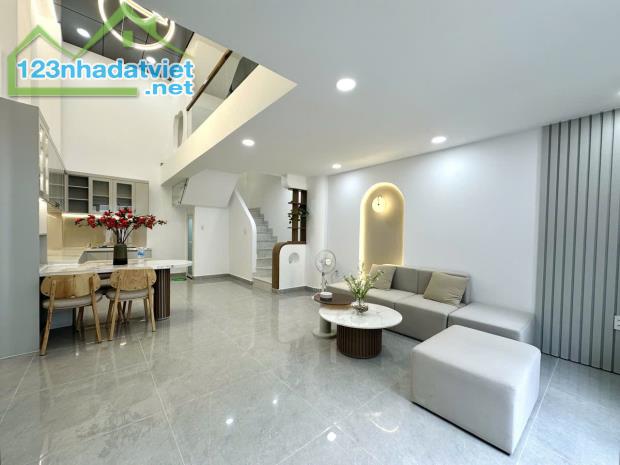 NHÀ ĐẸP - KIẾN TRÚC SƯ THIẾT KẾ - TRƯƠNG ĐĂNG QUẾ - P1 GÒ VẤP - 5 TẦNG - 4PN LỚN - HẺM 5M - 4
